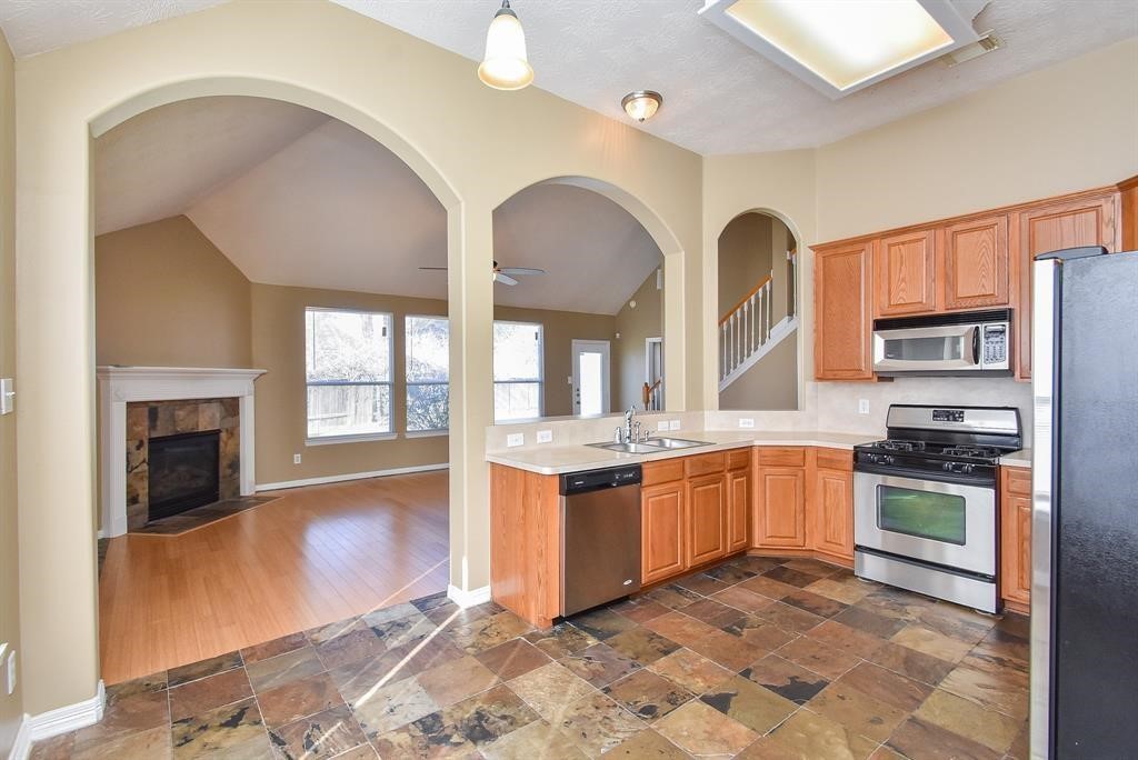 2811 Little Spring Circle Spring, TX 77373 - Photo 4 of 17