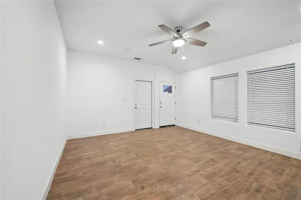 $1,500 | 607 East Carter Street, Unit 609, Sherman, TX 75090