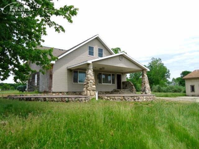 1410 East Hibbard Road Owosso, MI 48867 - Photo 5 of 31 21550106-4.JPG