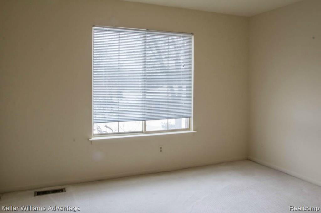 29620 Middlebelt Road, Unit 2903 Farmington Hills, MI 48334 - Photo 17 of 25