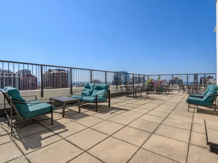 $565,000 | 50 East Bellevue Place, Unit 1804, Chicago, IL 60611