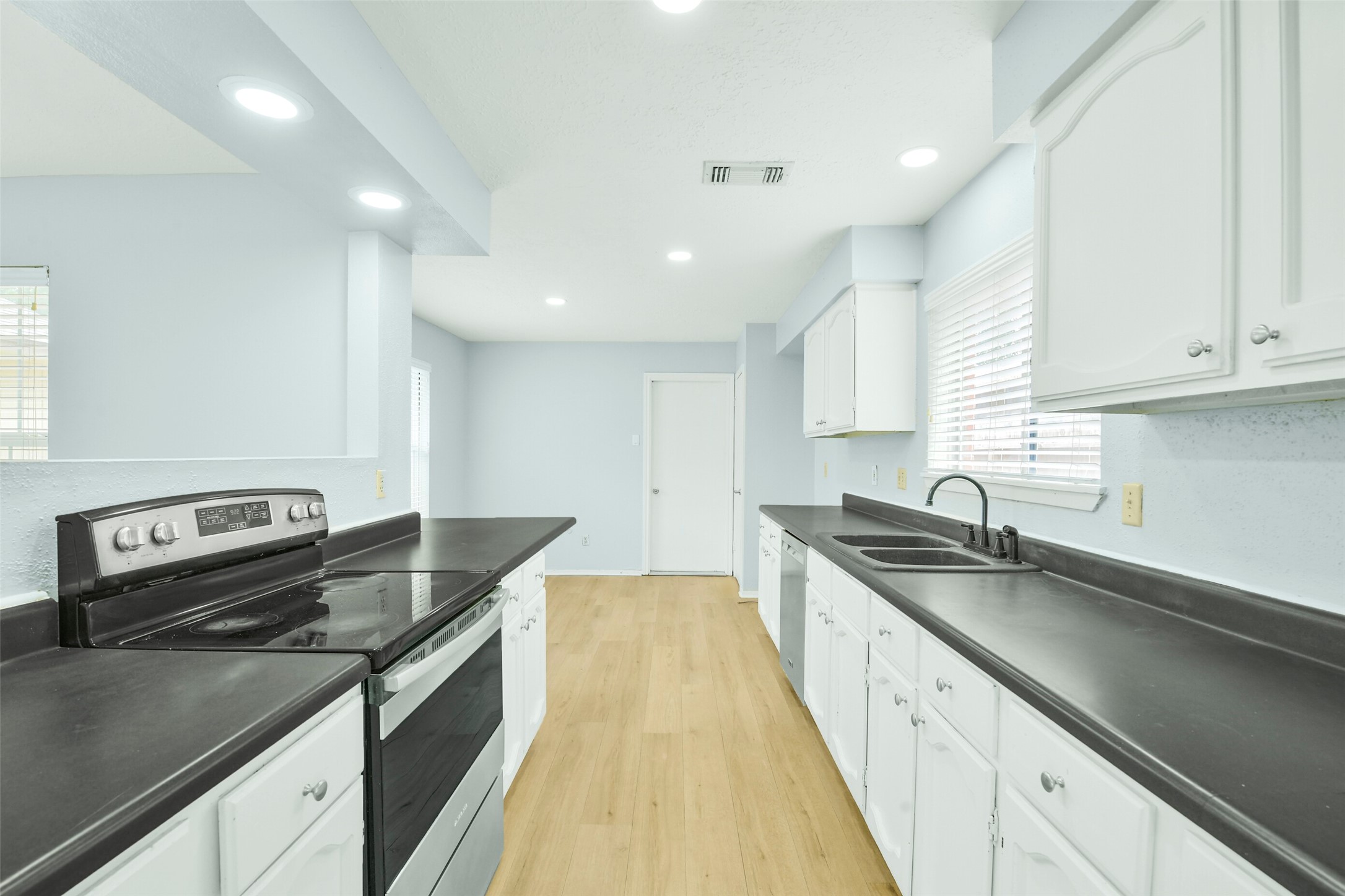 4523 Stallion Brook Lane Spring, TX 77388 - Photo 12 of 44 Kitchen