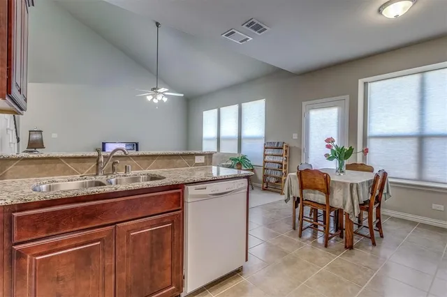 $2,195 | 3649 Vienna Street, Irving, TX 75038