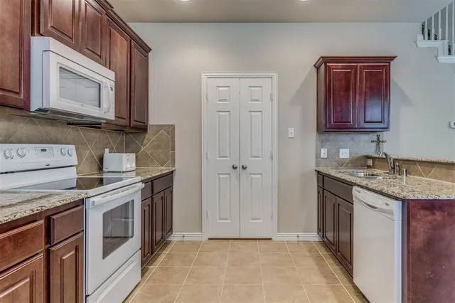 $2,195 | 3649 Vienna Street, Irving, TX 75038