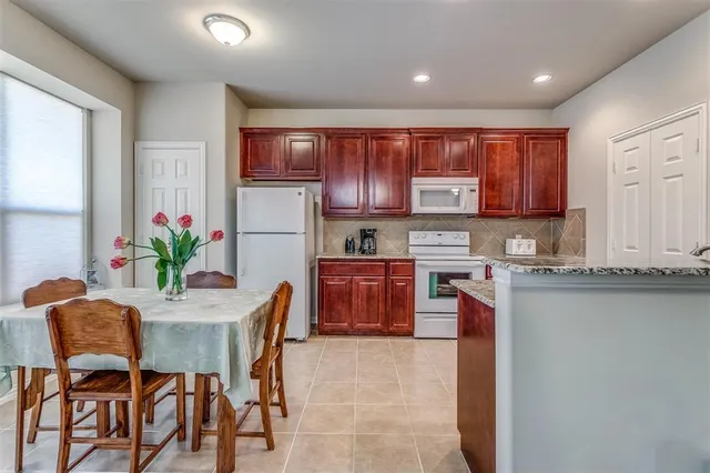 $2,195 | 3649 Vienna Street, Irving, TX 75038