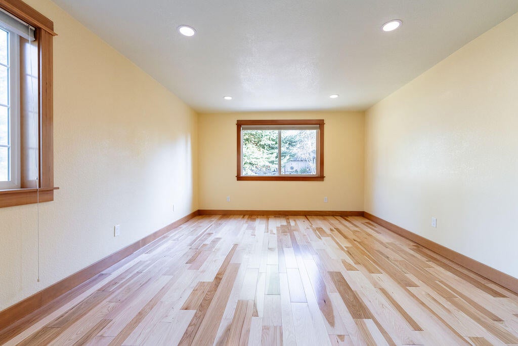 61275 Victory Loop Bend, OR 97702 - Photo 35 of 59 1st guest bedroom