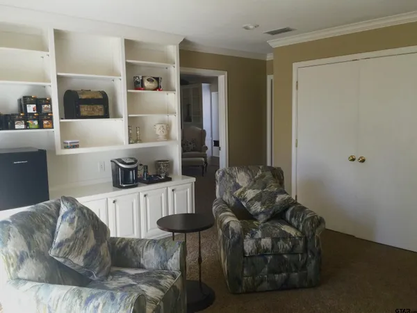 $1,300,000 | 17731 Highway 110, Lindale, TX 75771