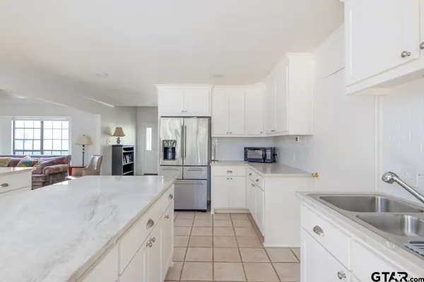 $1,300,000 | 17731 Highway 110, Lindale, TX 75771