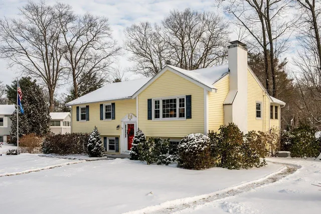 $700,000 | 5 Alden Avenue, North Hampton, NH 03862