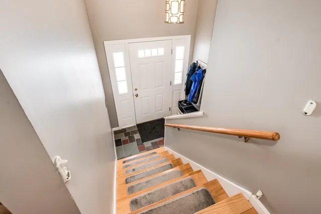 $700,000 | 5 Alden Avenue, North Hampton, NH 03862