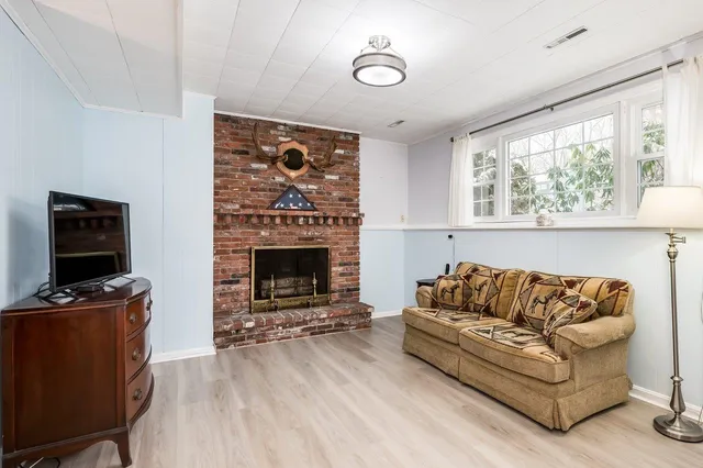 $700,000 | 5 Alden Avenue, North Hampton, NH 03862