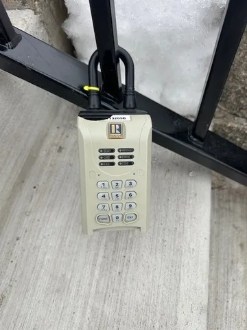 $194,700 | 1813 Hemlock Place, Unit 311, Schaumburg, IL 60173