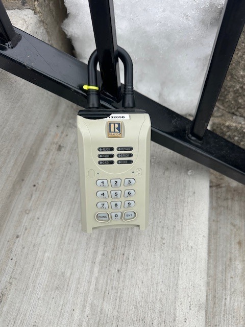 1813 Hemlock Place, Unit 311 Schaumburg, IL 60173 - Photo 3 of 17 a close view of sink