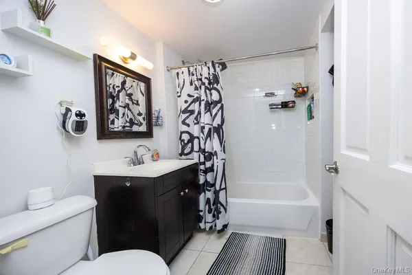 $518,000 | 141-16 84th Drive, Unit 4B | Briarwood