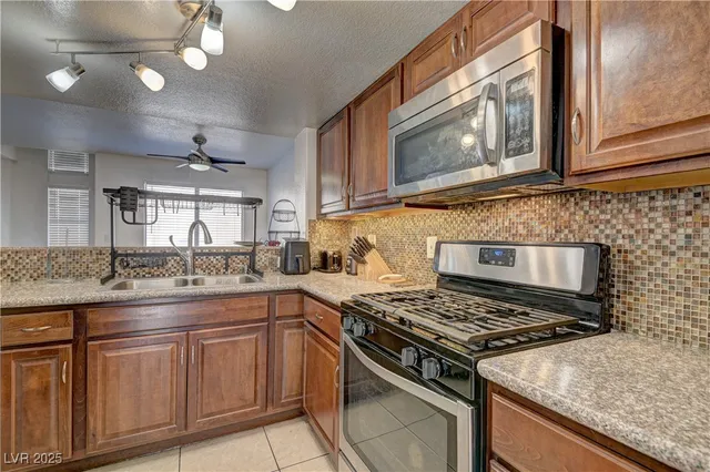 $1,750 | 5450 Morris Street, Unit 1220, Las Vegas, NV 89122