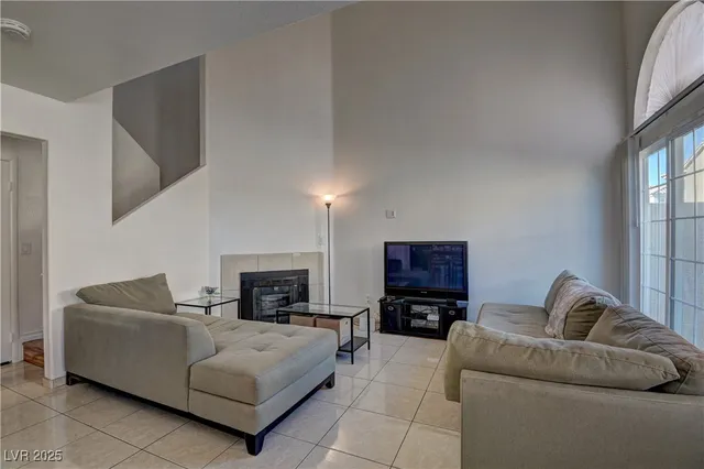 $1,750 | 5450 Morris Street, Unit 1220, Las Vegas, NV 89122