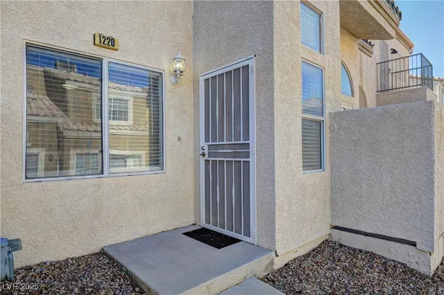 $1,750 | 5450 Morris Street, Unit 1220, Las Vegas, NV 89122