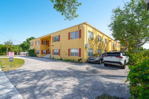 $1,695 | 330 Northwest 20th Street, Unit 108, Boca Raton, FL 33431