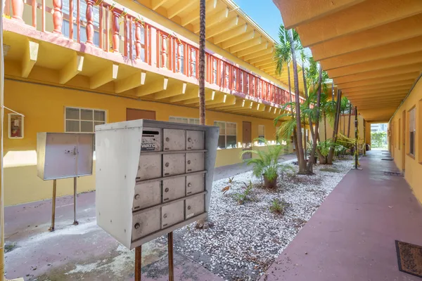 $1,695 | 330 Northwest 20th Street, Unit 108, Boca Raton, FL 33431