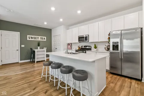 $319,900 | 7264 Governors Row, Avon, IN 46123