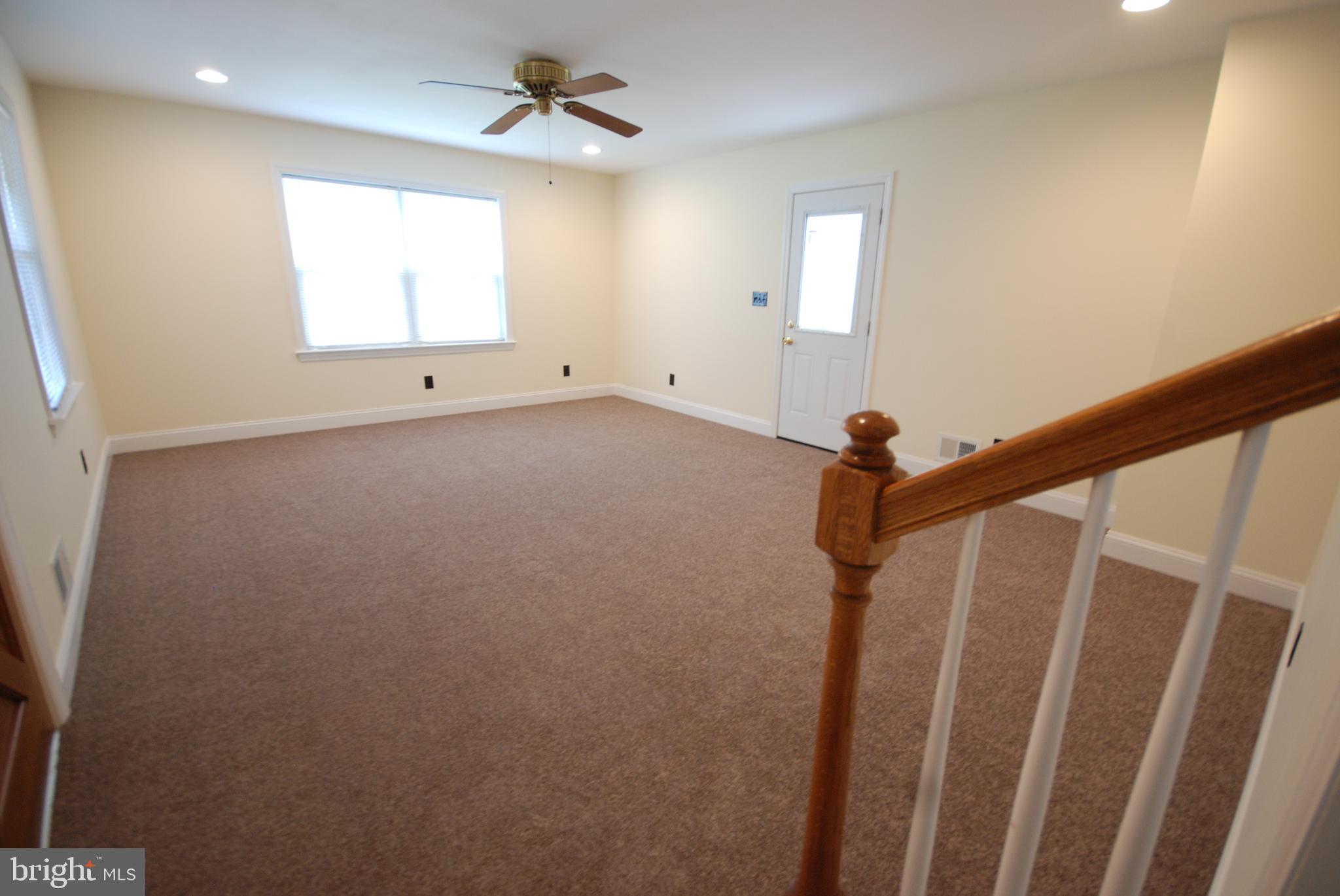 852 Benge Road Hockessin, DE 19707 - Photo 12 of 33 Family Room