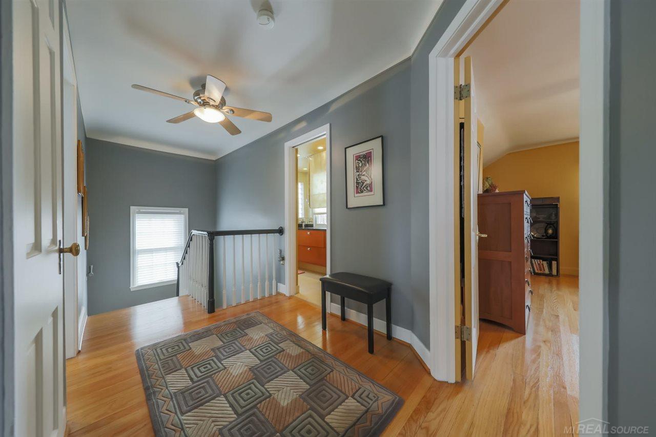 318 Fisher Road Grosse Pointe, MI 48230 - Photo 28 of 43 50005538-27.JPG