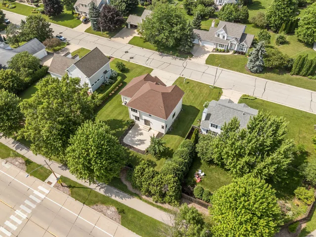 $469,900 | 231 Bosworth Lane, Neenah, WI 54956