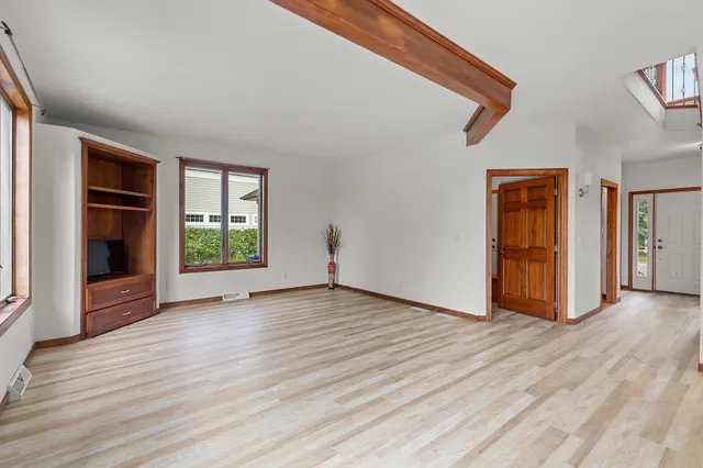 $469,900 | 231 Bosworth Lane, Neenah, WI 54956