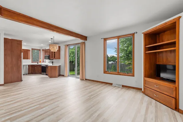 $469,900 | 231 Bosworth Lane, Neenah, WI 54956