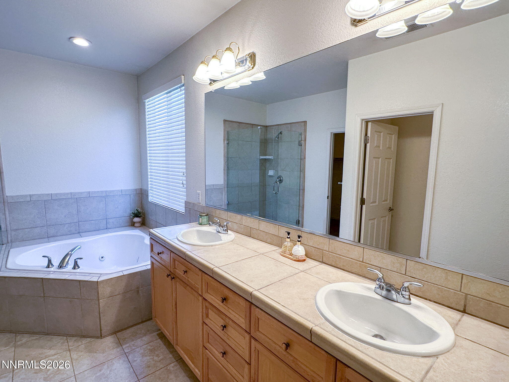10370 Rosemount Drive Reno, NV 89521 - Photo 11 of 16 11-web-or-mls-11 Primary Bath