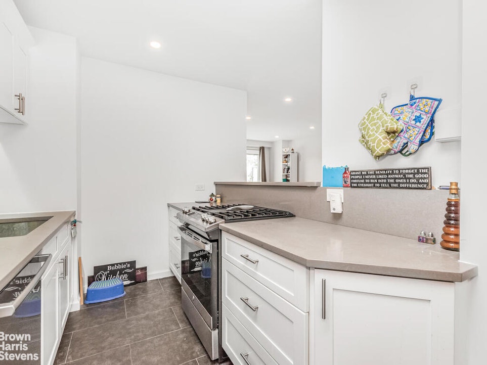 3777 Independence Avenue, Unit 4D Bronx, NY 10463 - Photo 11 of 29 a utility room with dryer and washer
