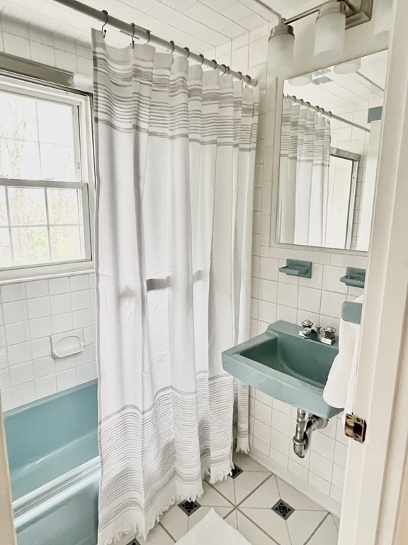 34 Windsor Road Norwood, MA 02062 - Photo 18 of 30 Gallery Image 18