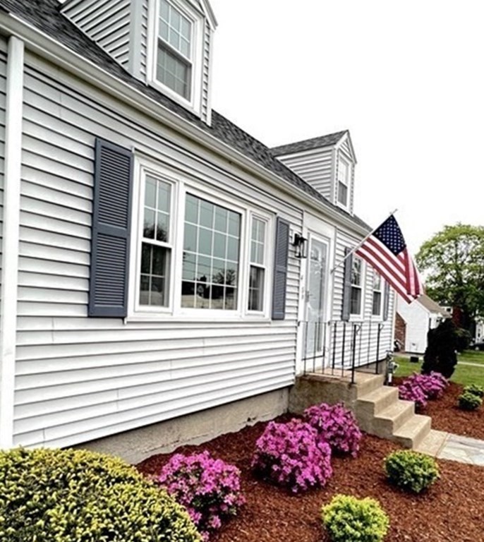 34 Windsor Road Norwood, MA 02062 - Photo 2 of 30 Gallery Image 2