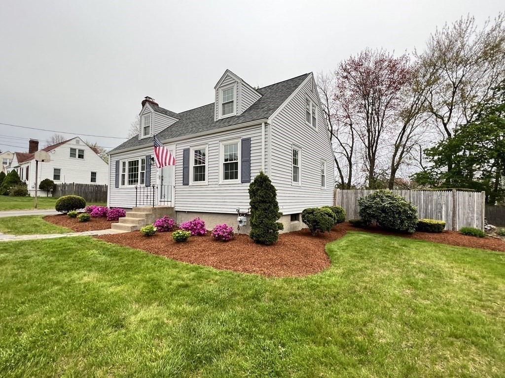 34 Windsor Road Norwood, MA 02062 - Photo 4 of 30 Gallery Image 4