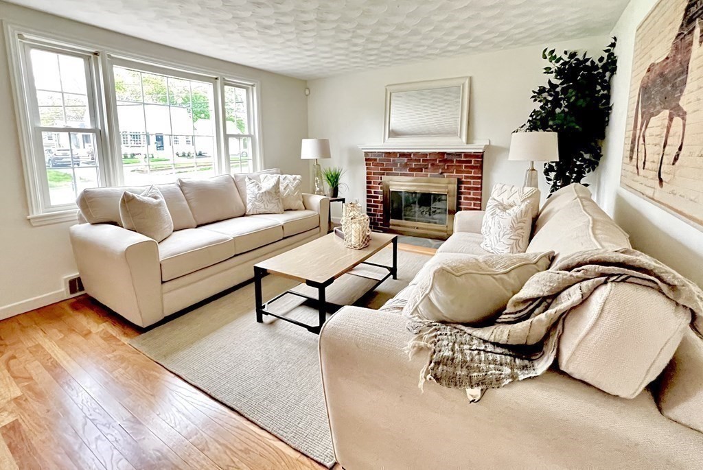 34 Windsor Road Norwood, MA 02062 - Photo 8 of 30 Gallery Image 8