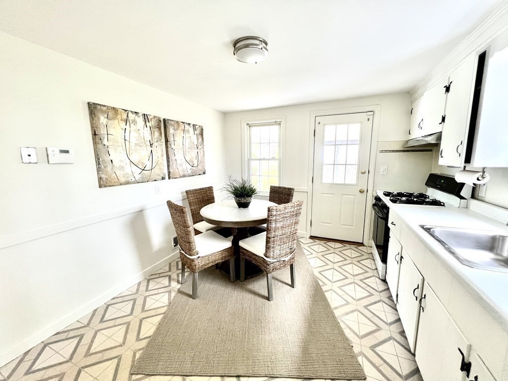 34 Windsor Road Norwood, MA 02062 - Photo 10 of 30 Gallery Image 10