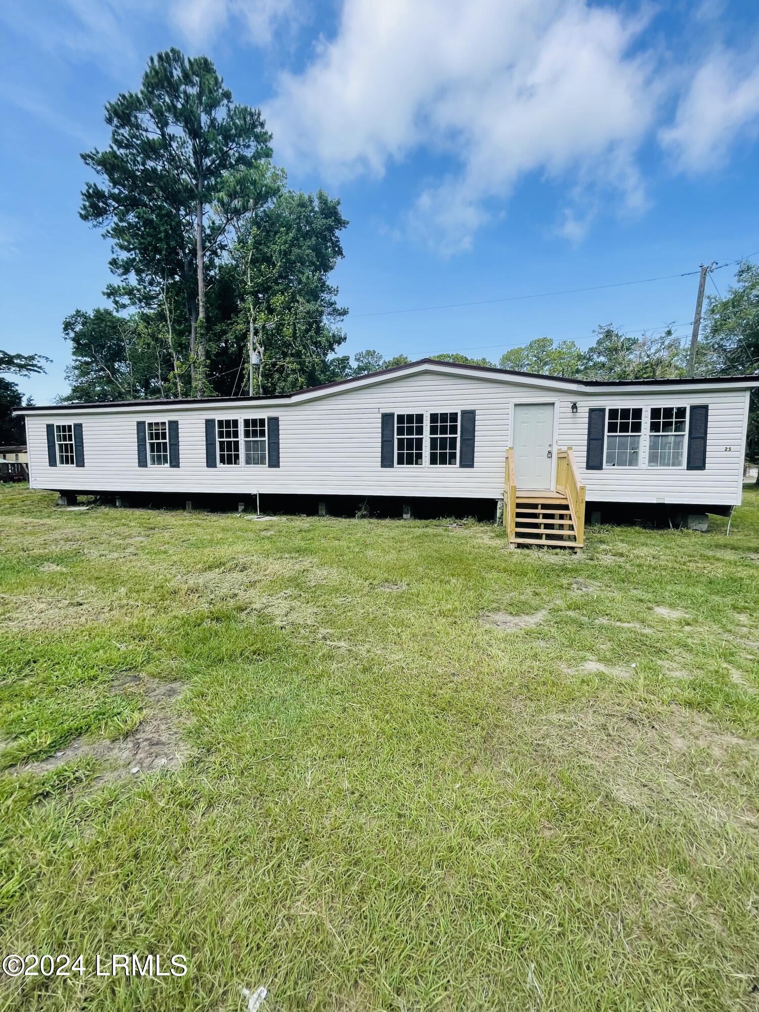 25 Milledge Village Road Beaufort, SC 29906 - Photo 1 of 14 IMG_9243