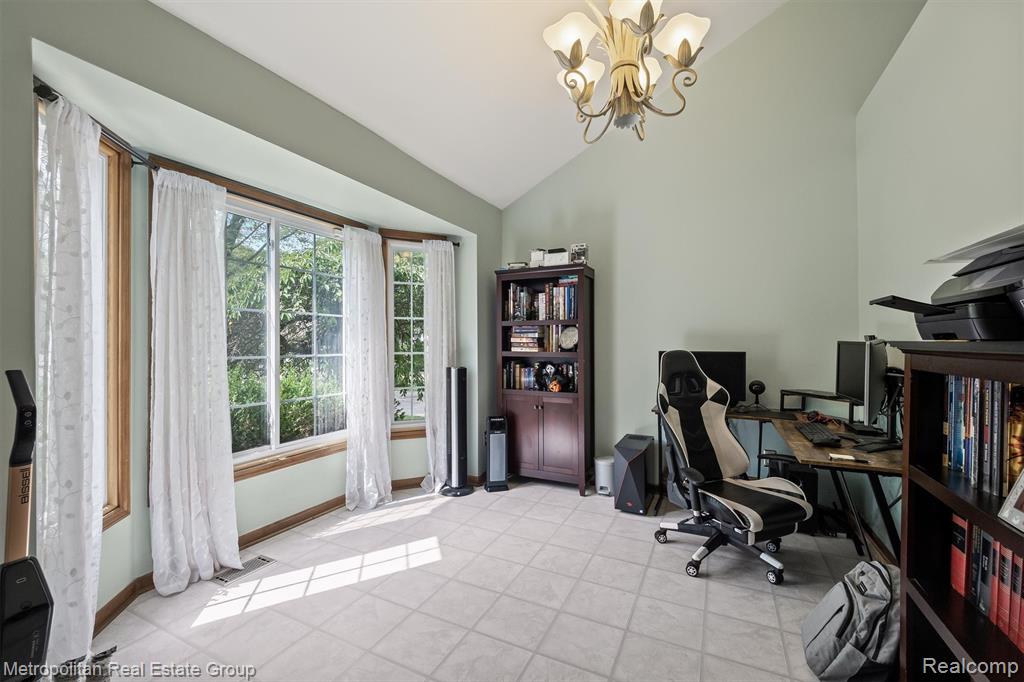 28315 Gold Chesterfield, MI 48047 - Photo 13 of 39