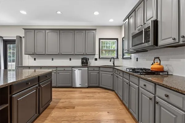$699,900 | 200 White Cloud Run, Canton, GA 30114