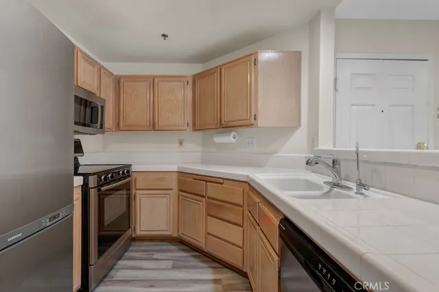 $385,000 | 5744 Oak Bend Lane, Unit 203, Oak Park, CA 91377