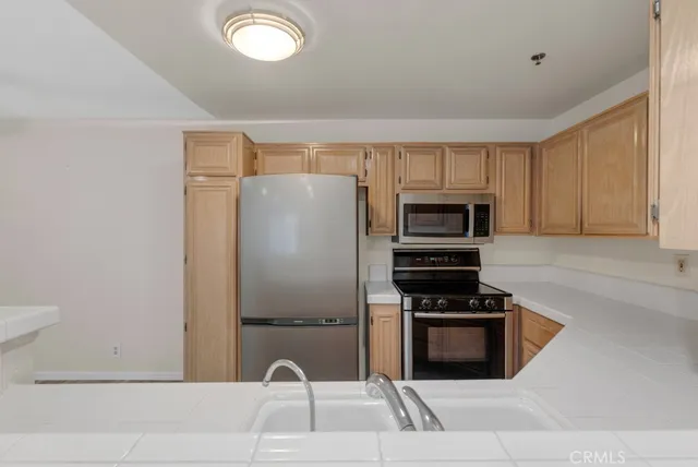 $385,000 | 5744 Oak Bend Lane, Unit 203, Oak Park, CA 91377