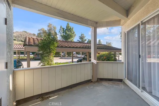 $369,000 | 5744 Oak Bend Lane, Unit 203, Oak Park, CA 91377