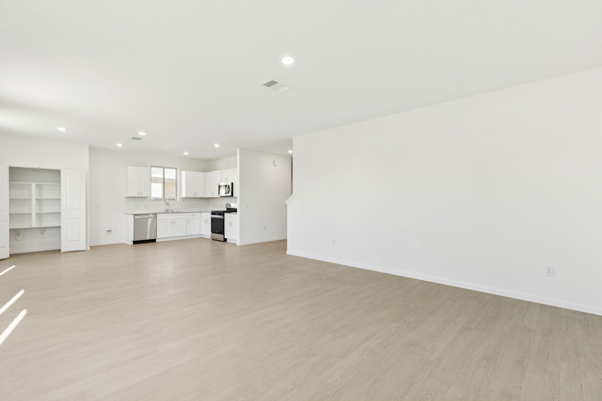 14993 Rustic Moon Road Conroe, TX 77302 - Photo 6 of 35