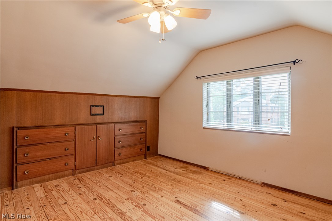 2327 Ashurst Road Cleveland, OH 44118 - Photo 22 of 31