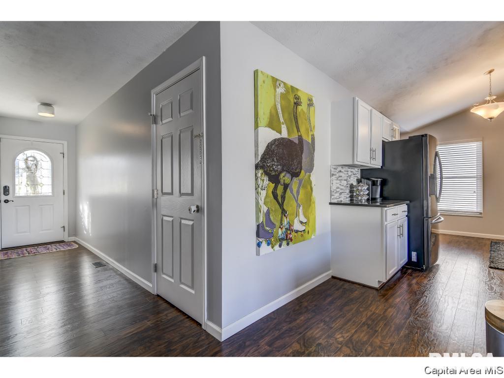 3809 Kerry Boulevard Springfield, IL 62712 - Photo 7 of 32