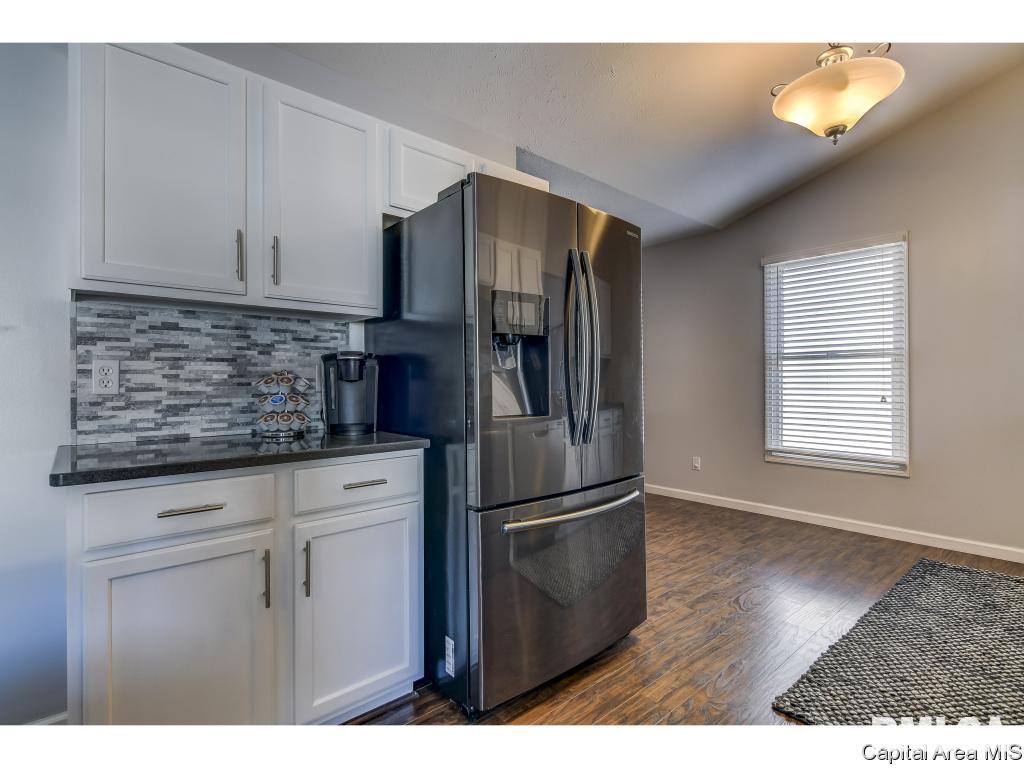 3809 Kerry Boulevard Springfield, IL 62712 - Photo 10 of 32
