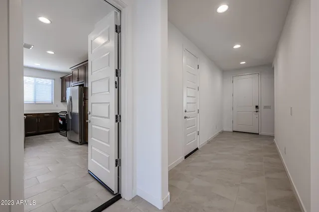 $3,000 | 2071 West Sierra Sunset Trail, Phoenix, AZ 85085