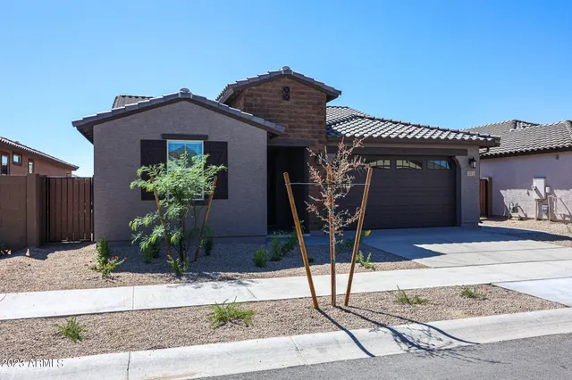 $3,000 | 2071 West Sierra Sunset Trail, Phoenix, AZ 85085
