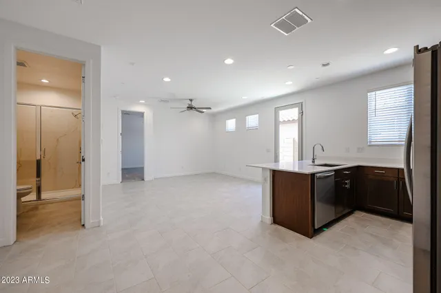 $3,000 | 2071 West Sierra Sunset Trail, Phoenix, AZ 85085