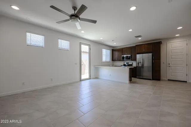 $3,000 | 2071 West Sierra Sunset Trail, Phoenix, AZ 85085